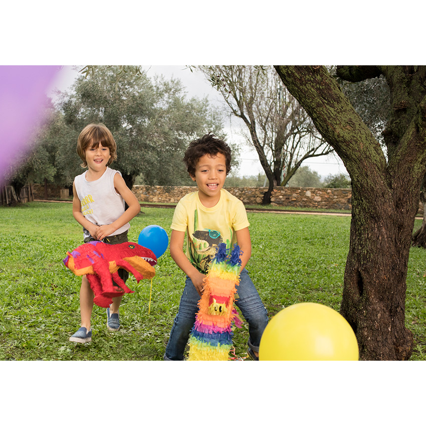 Vaqueros con efecto gastado y arrugado y cinturón extraíble y ajustable 