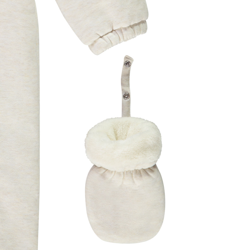 Buzo Winnie Disney para bebé con diferentes acabados según la edad 