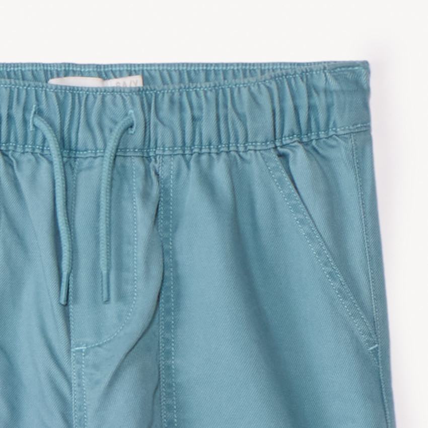 Pantalón jogger de sarga lisa para niño 