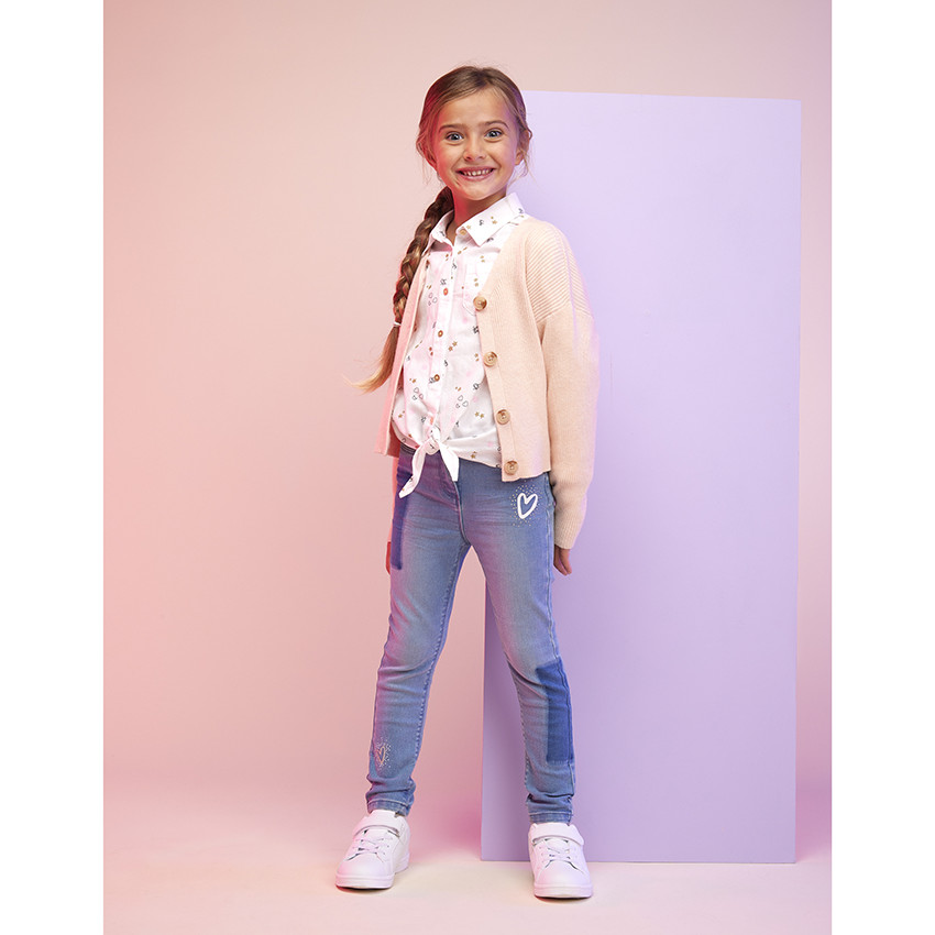 Jean slim de denim efecto patchwork con strass para niña  Additional Jean slim de denim efecto patchwork con strass para niña