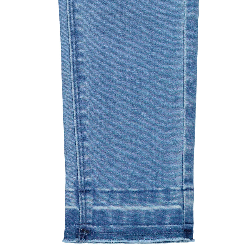 Jeans efecto gastado cinturón plateado y parches Minnie Disney 