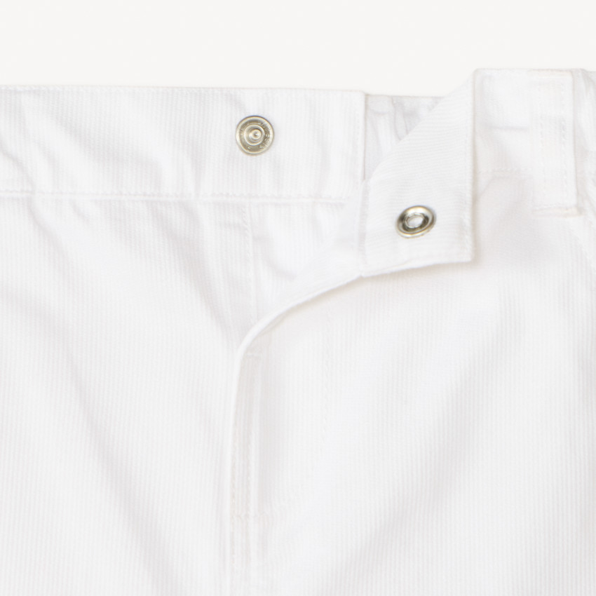 Bermuda de estilo chino con finas rayas tono sobre tono para bebé niño. 