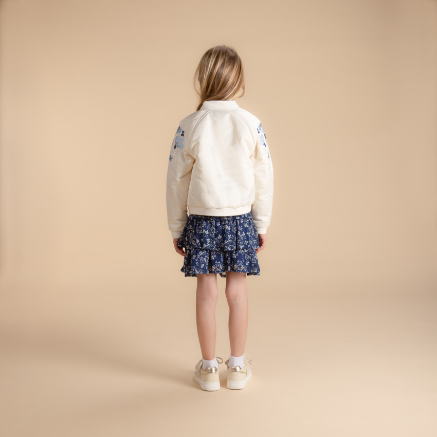 Chaqueta bomber de satén con detalles bordados niña 