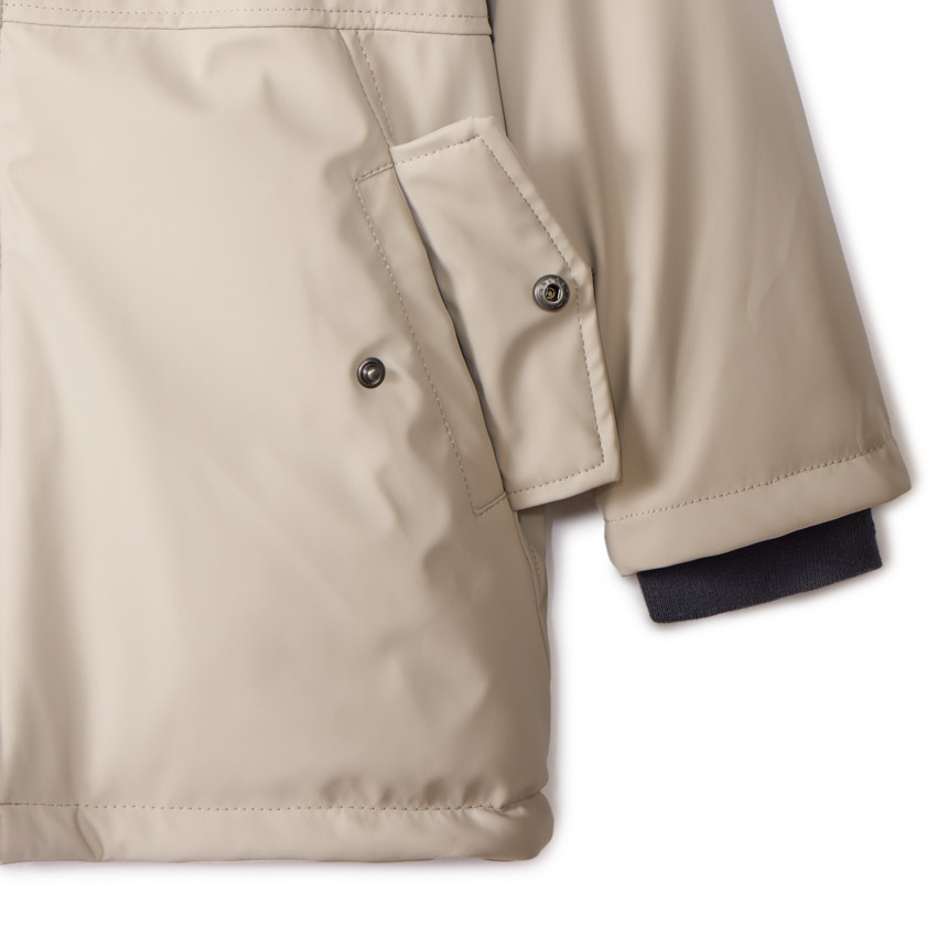 Parka de goma con capucha y forro de micropolar para niño. 