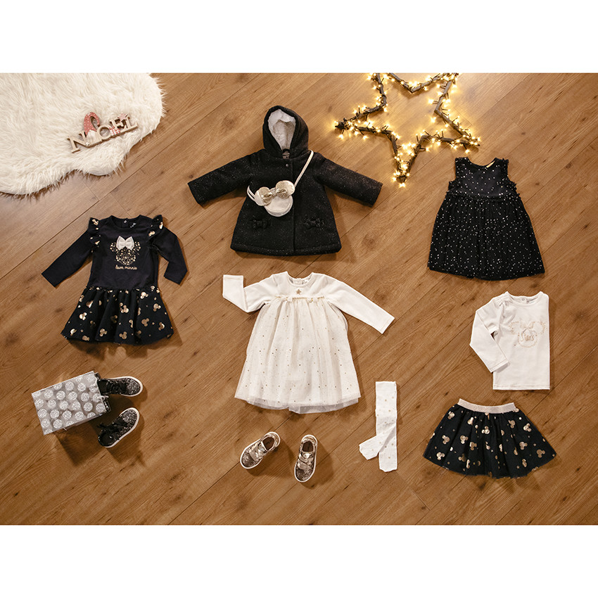 Vestido manga larga con tul y estrellas doradas    Additional Vestido manga larga con tul y estrellas doradas
