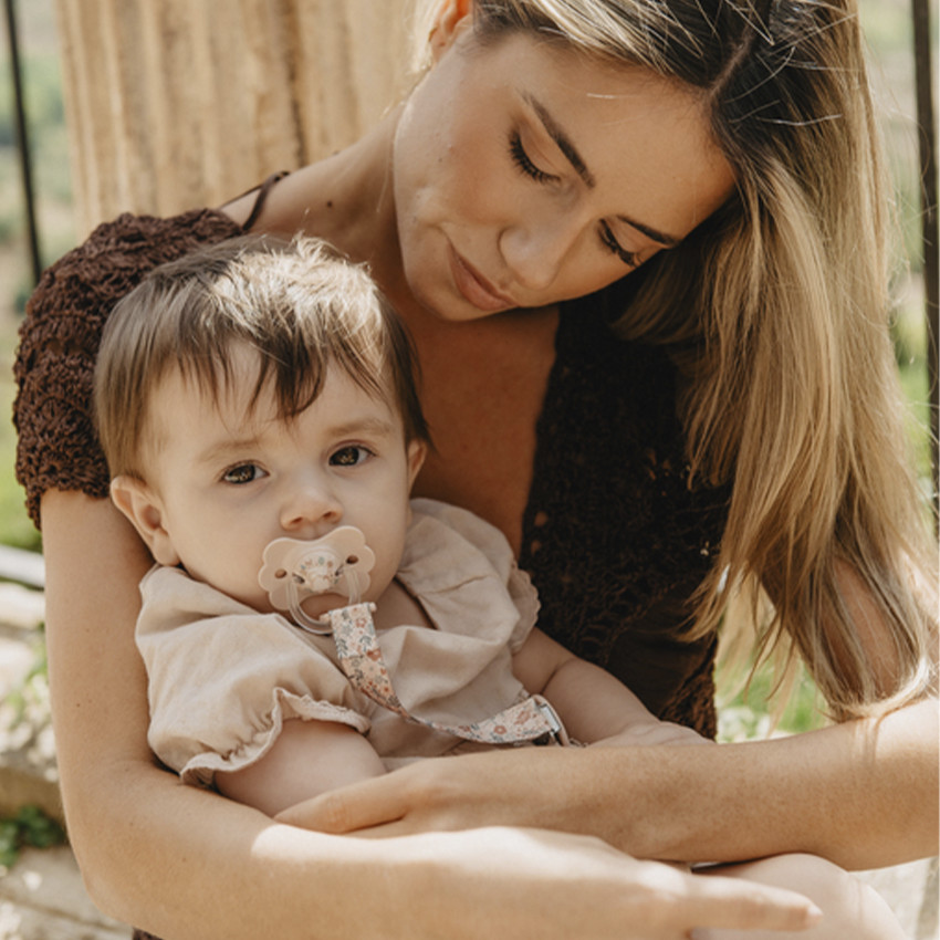 Chupetero broche y cinta de tela Wonder Liberty rosa 
