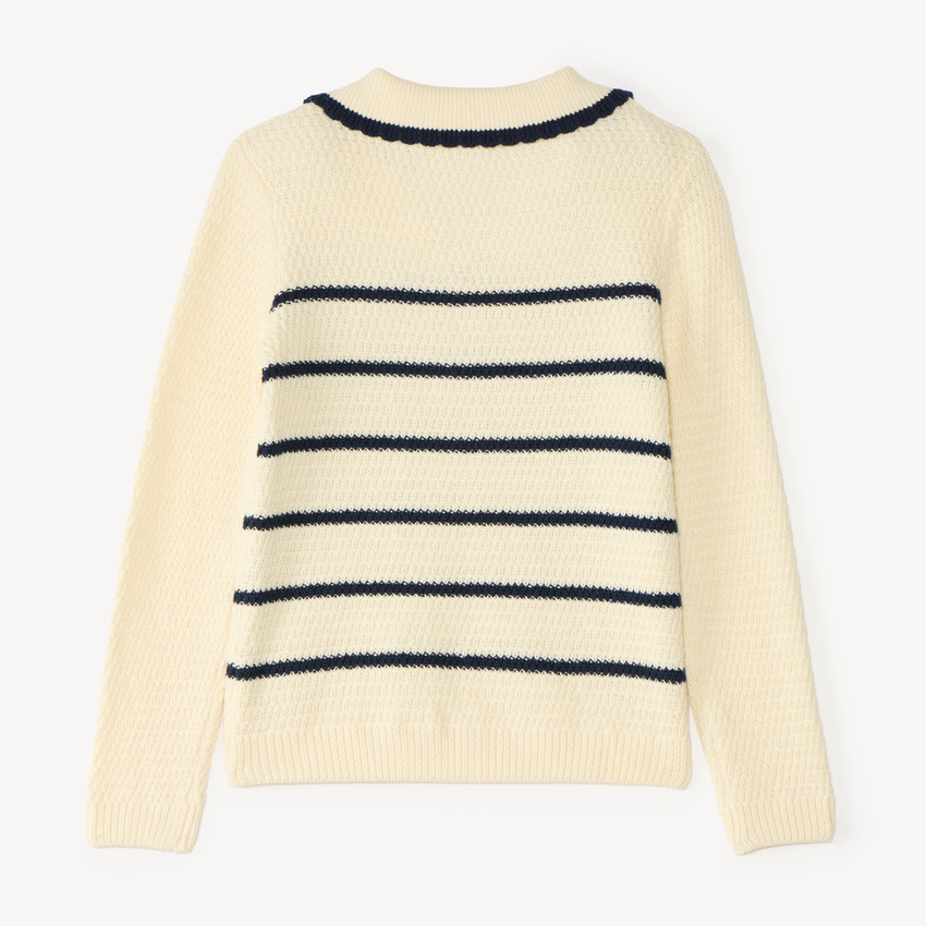 Suéter de niña con cuello tipo polo estilo marinero. 