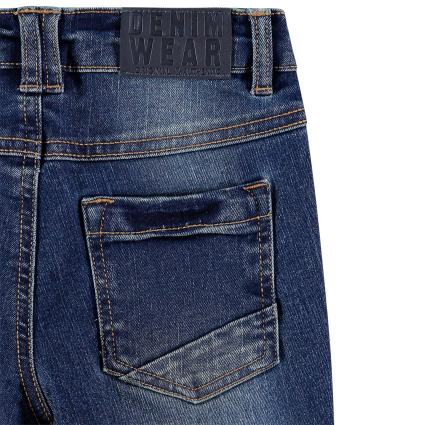 Vaquero slim con efecto desgastado y arrugado 