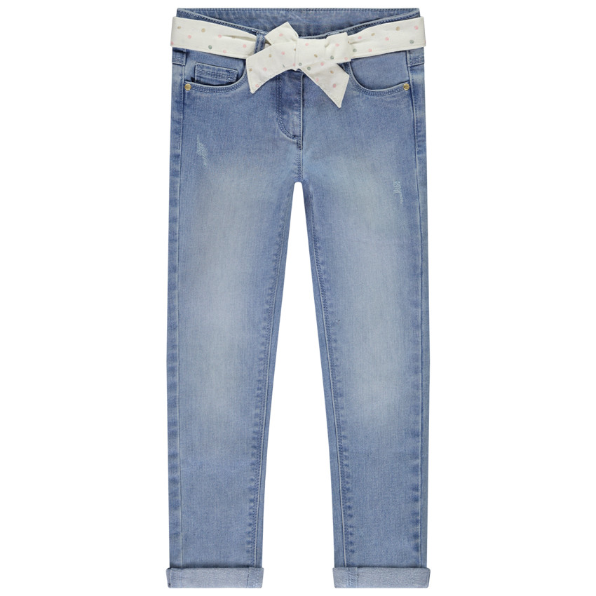 Jeans slim efecto desgastado con cinturón de pañuelo para niña 