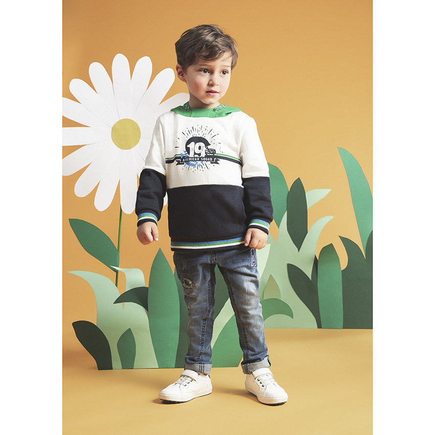 Sudadera de felpa con capucha e inscripciones estampadas con bolsillos 