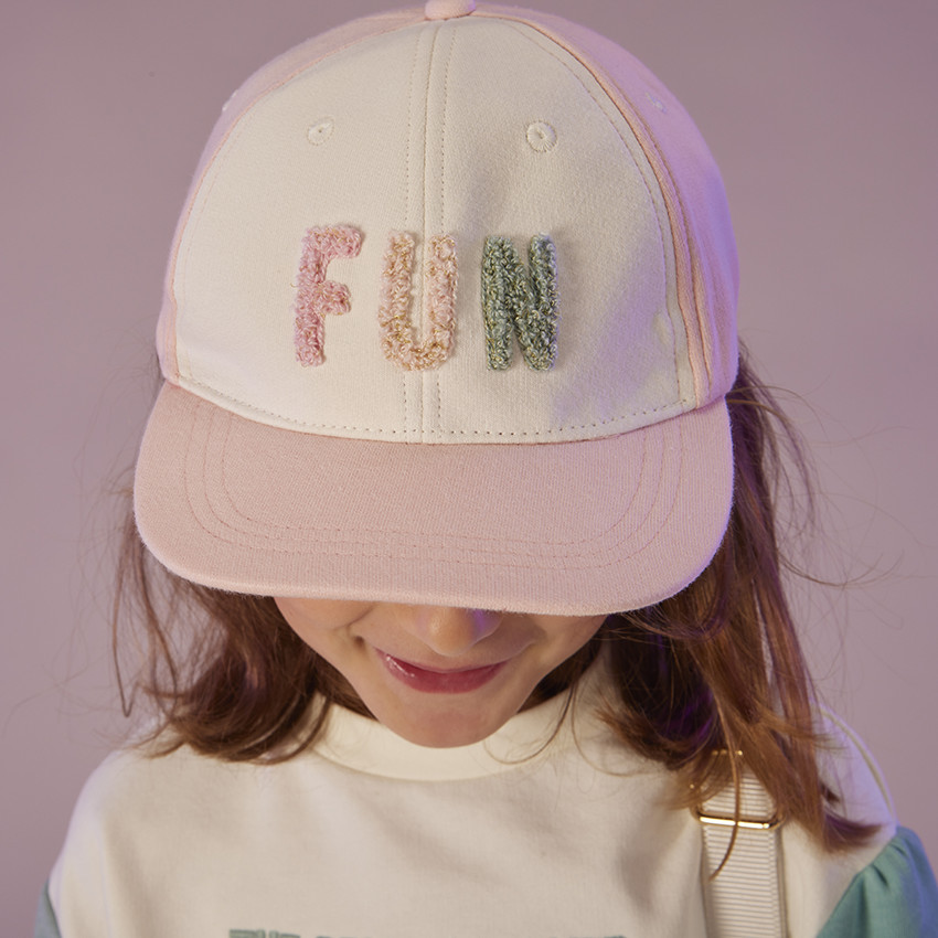 Gorra snapback divertida con parches de bucle para niña 