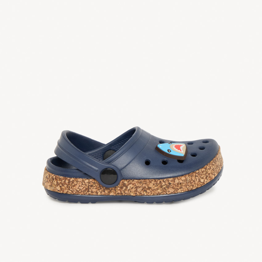 Sabots con parche de tiburón y suela efecto corcho para niño 