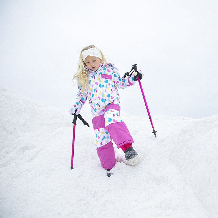 Mono de esquí con efecto 2 en 1 con lunares de colores all over 