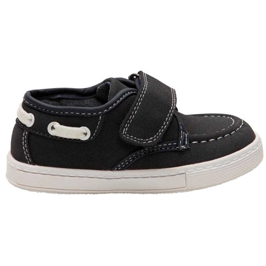 Zapatillas tipo barco con velcro y cordones decorativos en el cuello 